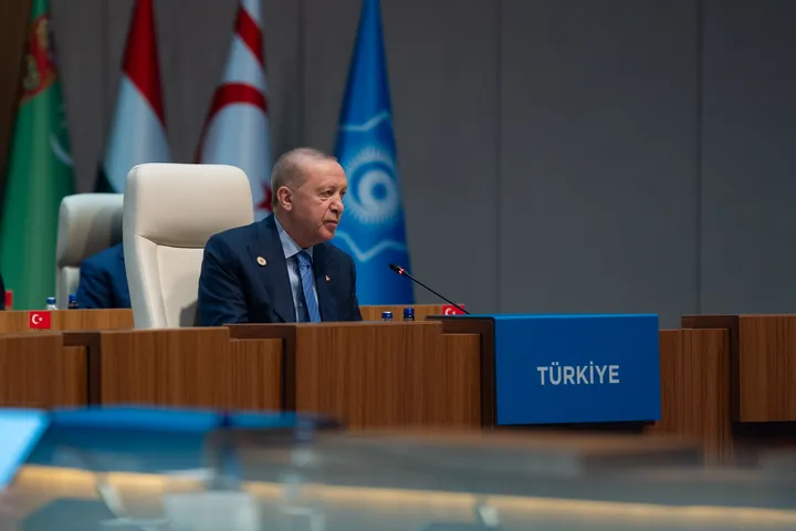 Erdogan pozvao na pretvaranje turkijskog svijeta u značajno središte trgovine, transporta i energetike