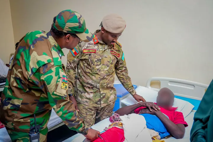 Taliyaha CXDS oo Booqday Askartii ku Dhaawacantay Hawlgallada ka Dhanka ah Al-Shabaab