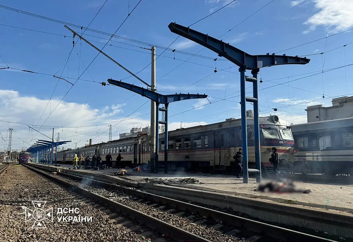 Ukraine: 200 000 foyers sans électricité après des frappes russes