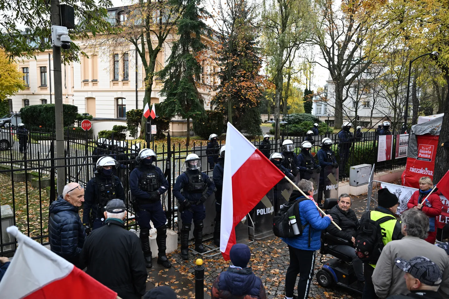 Kryzys wokół TK. Korwin-Piotrowska wprowadza zmiany, Święczkowski apeluje o rozmowy
