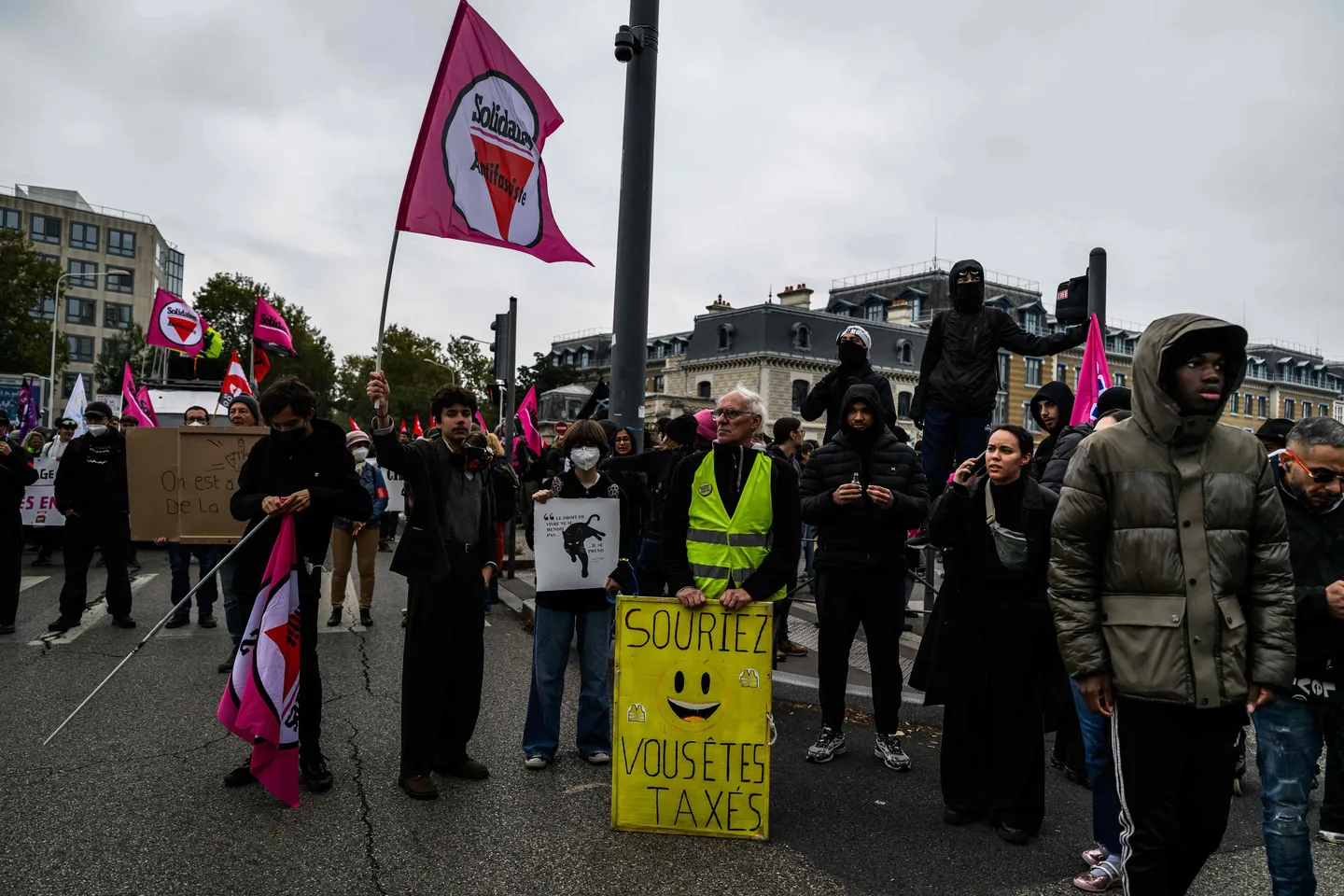 France: affrontements et tensions lors des manifestations du 31 octobre contre la vie chère