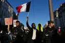 Во Франции 320 тысяч человек вышли на протесты — в Париже начались столкновения