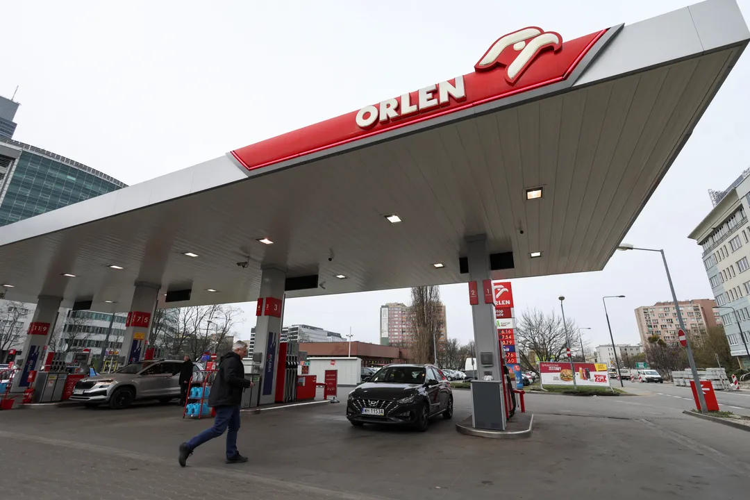 Obniżki podatków na paliwa. Nowe stawki mają obowiązywać do końca roku