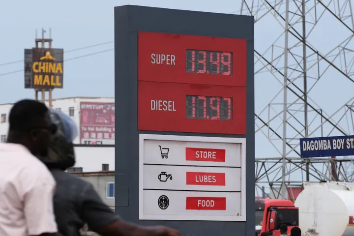 Petrol pump price don reach N1,450/litre for Abuja, N1,400 for Lagos