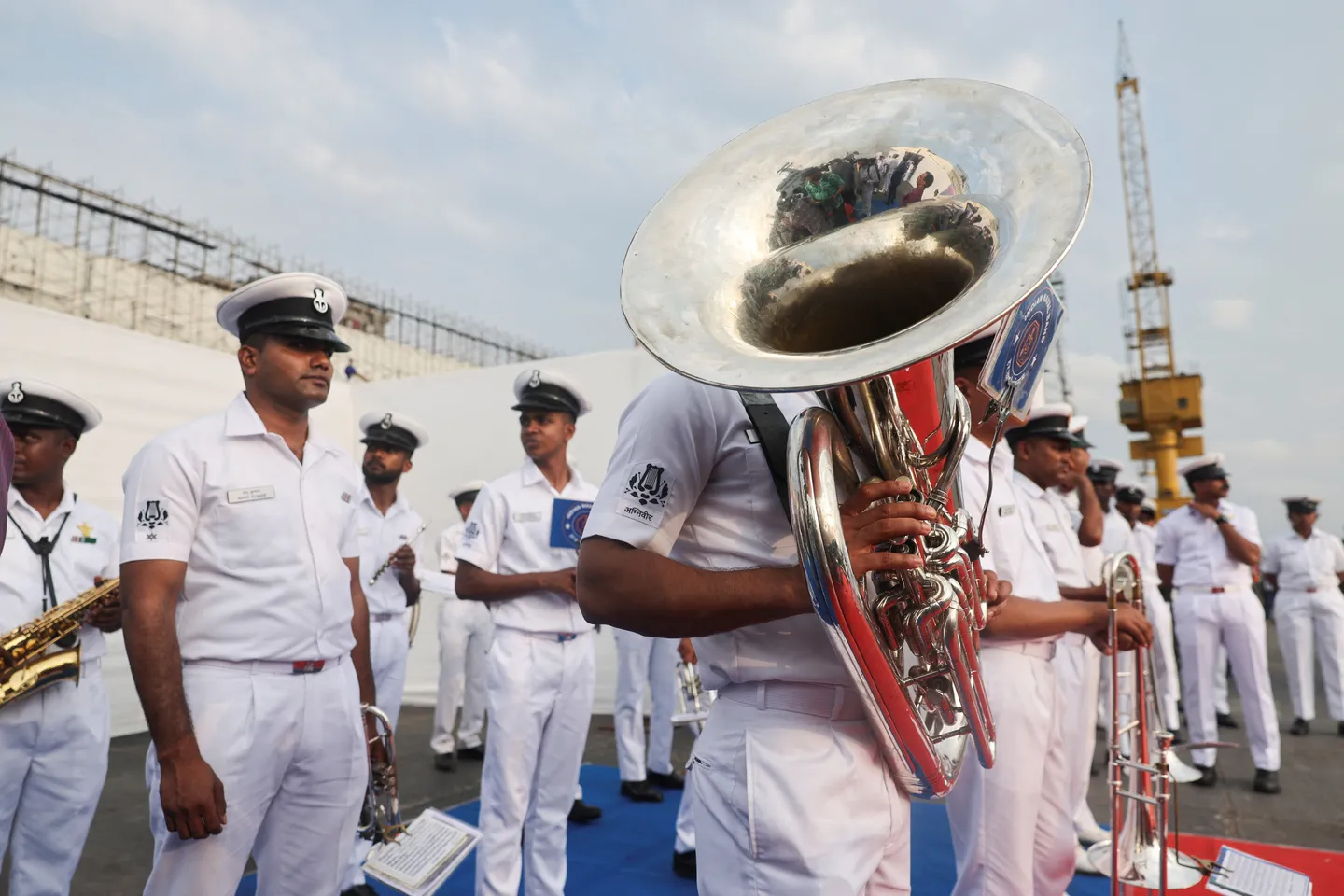तीन स्वदेशी युद्धपोत भारतीय नौसेना में शामिल