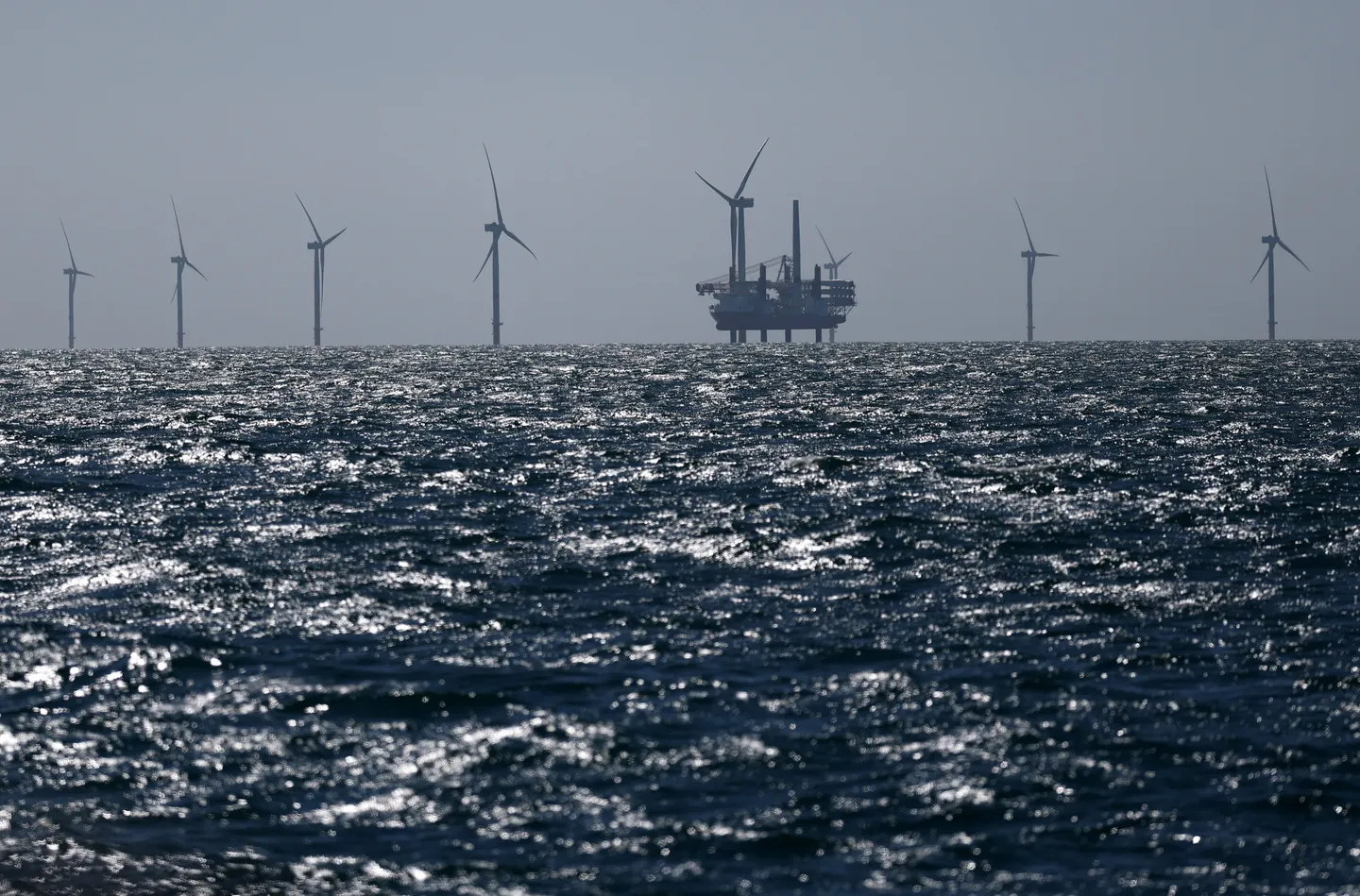 Uitvoeringsanalyses voor productie van 'groene waterstof' in de Noordzee zijn van start gegaan