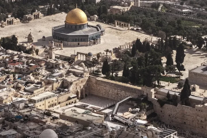 Israel briefly shuts Al-Aqsa gate for 'military drills'