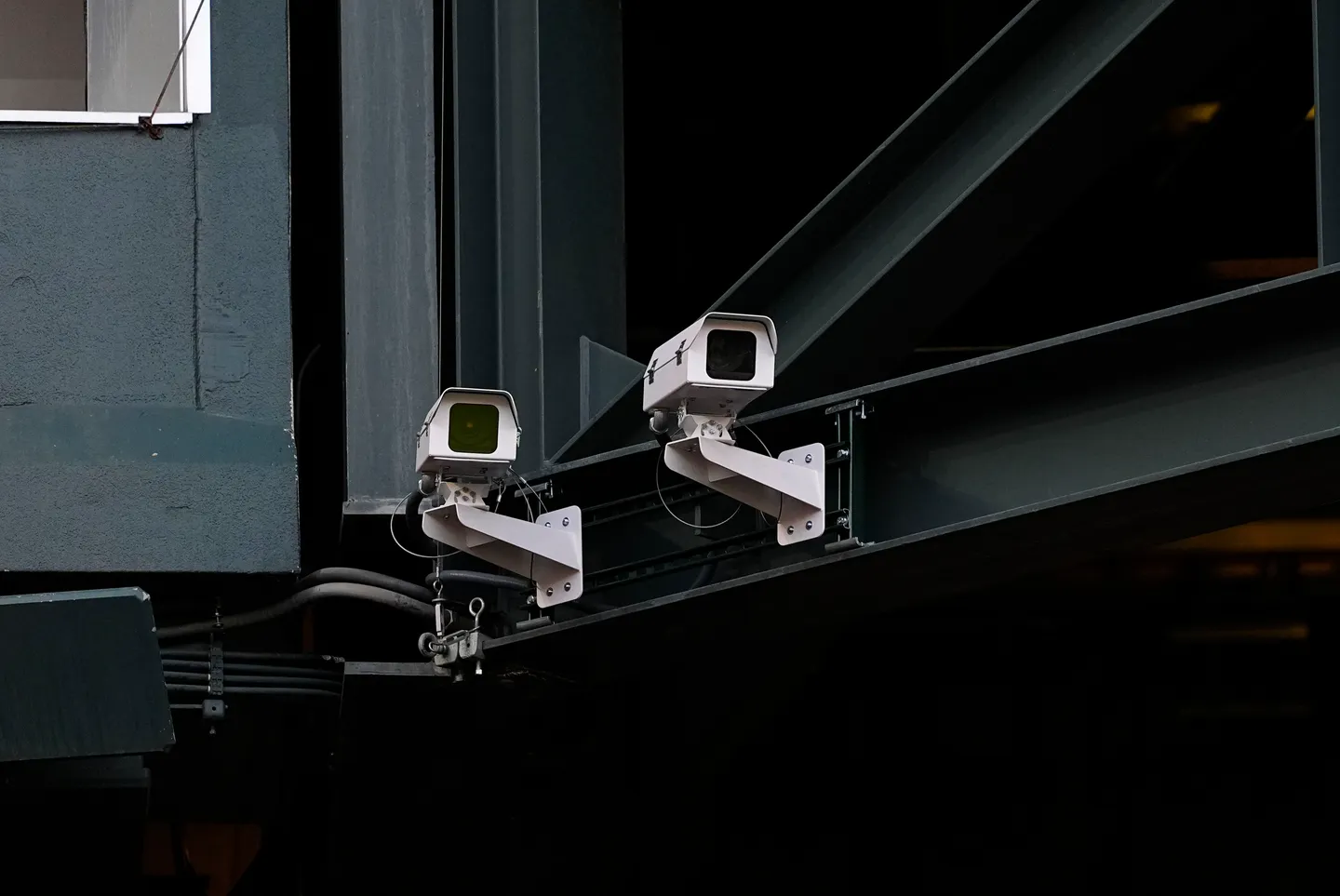 Belgische inlichtingendiensten zetten steeds vaker zware surveillance in