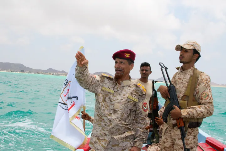 حوثيانو بېړۍ چلوونکو شرکتونو ته د سعودي بندرونو د نه کارولو خبرداری ورکړ