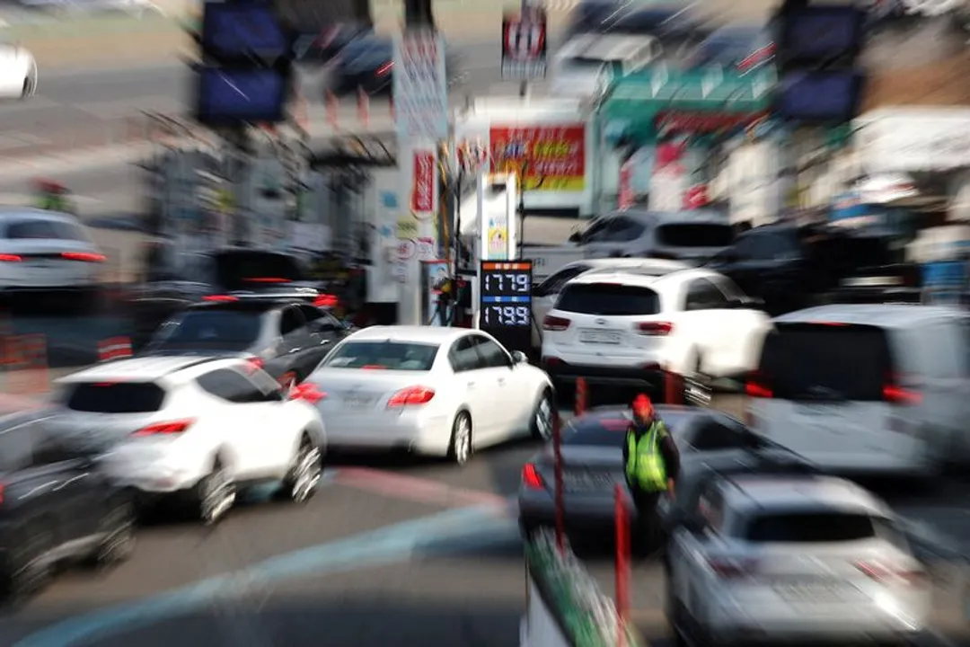 한국, 미국과 이란 합의 영향 평가 속에 연료 가격 상한제 유지 방침, 언론 보도
