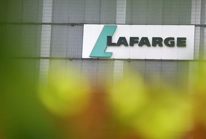 France: les ex-dirigeants de Lafarge, condamnés pour financement du terrorisme, remis en liberté