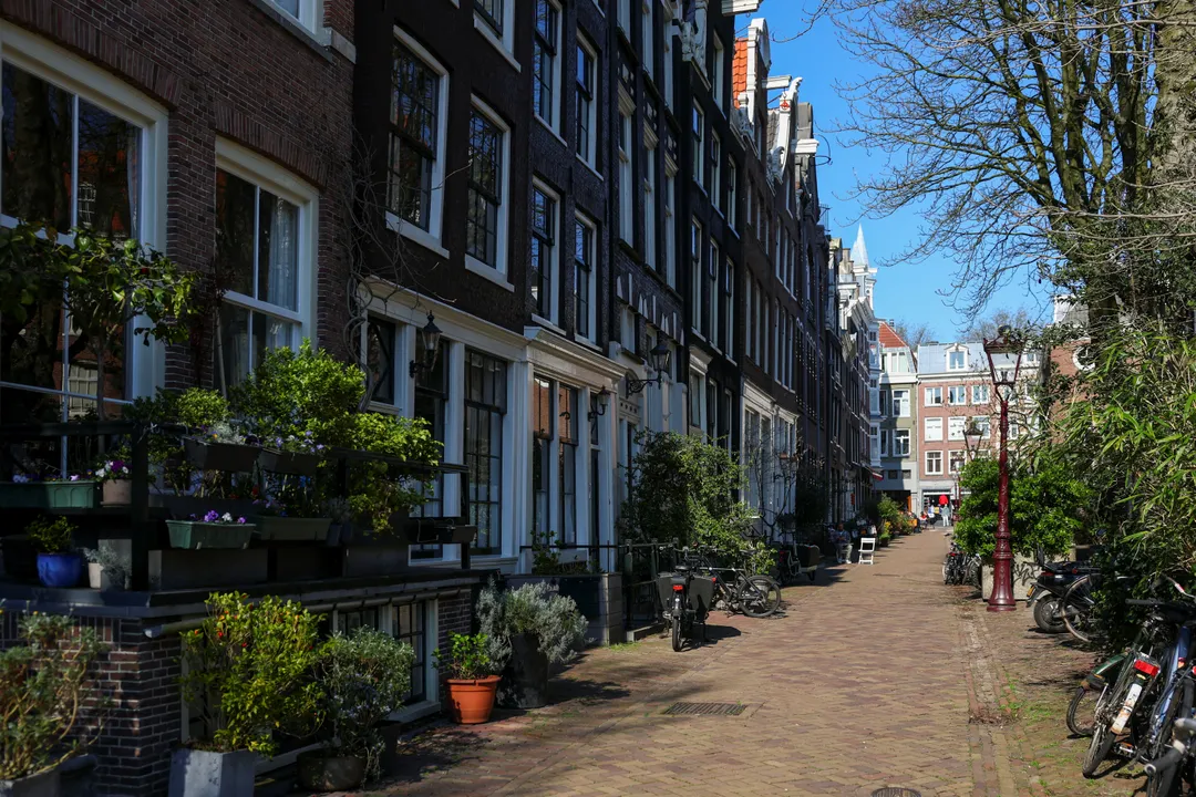 Droogte door klimaatverandering versnelt funderingsschade, half miljoen woningen onder risico