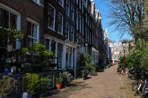 Droogte door klimaatverandering versnelt funderingsschade, half miljoen woningen onder risico