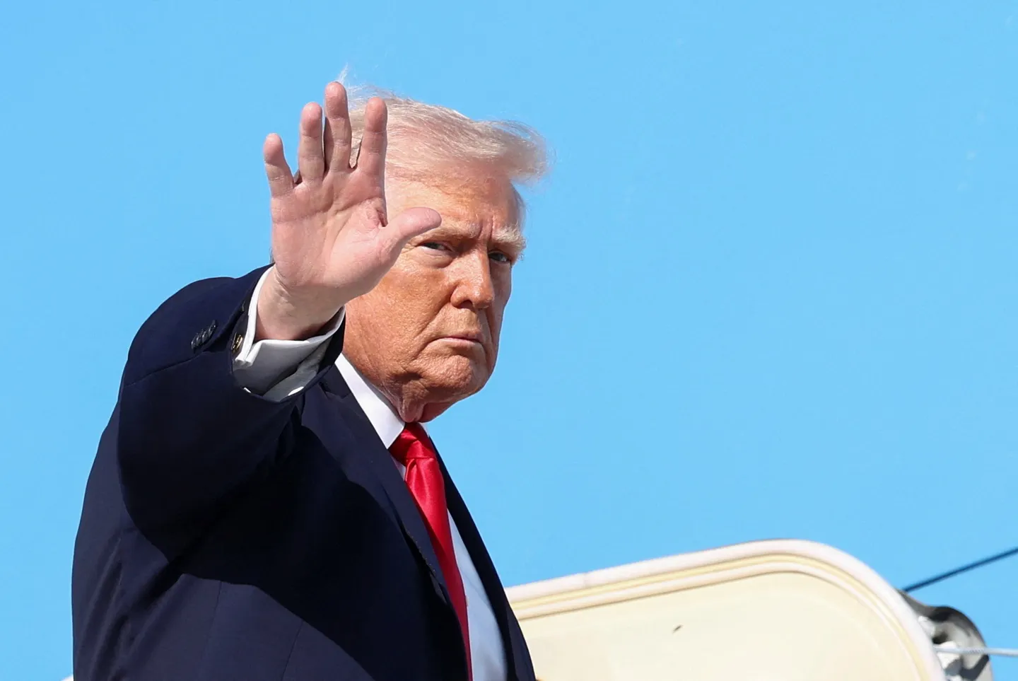 Trumpi mbështet projektligjin për ta bërë të përhershme orën verore në ShBA