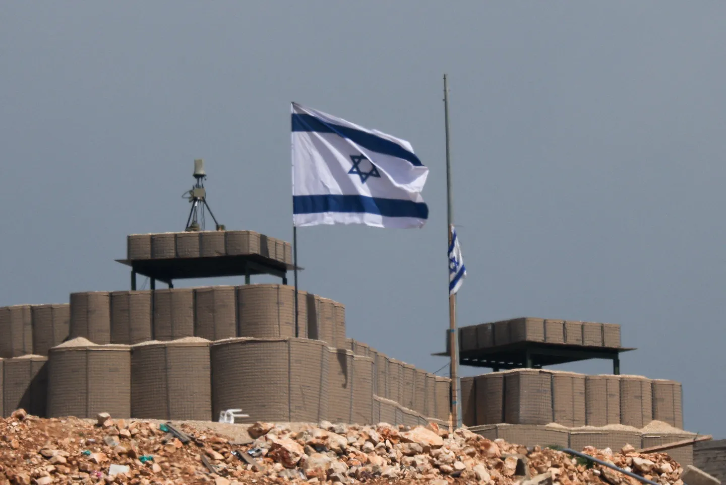 Israel proyecta una nueva "zona de seguridad" de hasta 4 km en Líbano mientras mantiene ataques