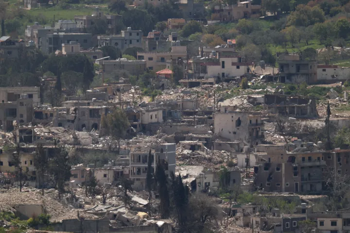Mientras Israel y Líbano negocian una transferencia de territorios, Katz descarta retirarse del país