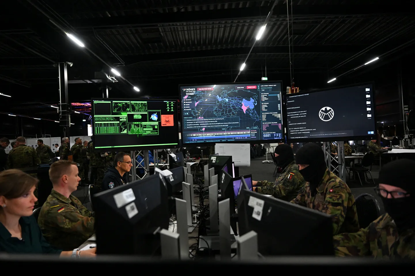 Gezamenlijk cyber-offensief: EU en VK leggen Rusland nieuwe sancties op