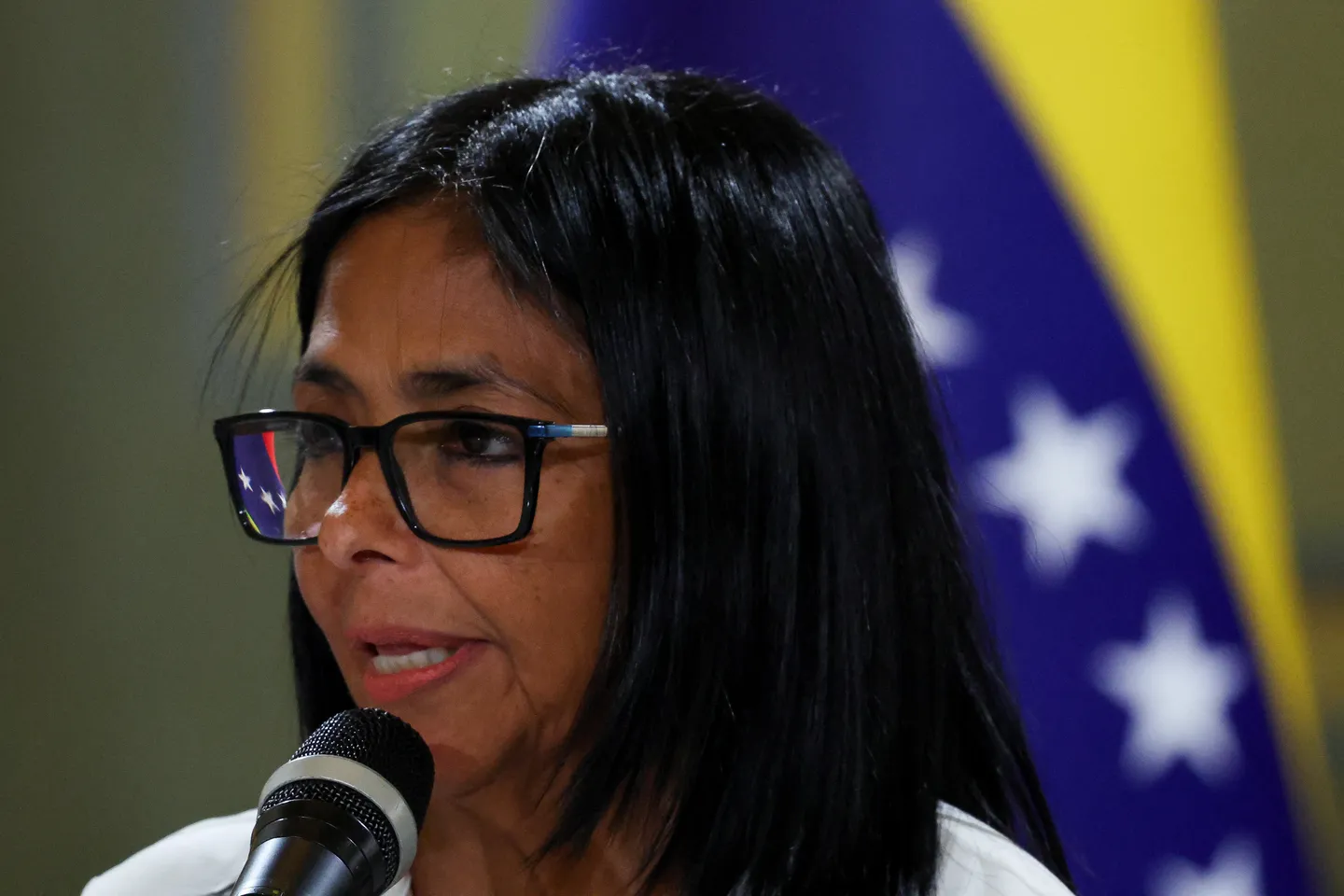 Delcy Rodríguez promete elecciones en Venezuela sin dar fecha, tras retorno de María Corina Machado