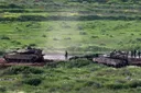 Israeli troops move beyond Litani River