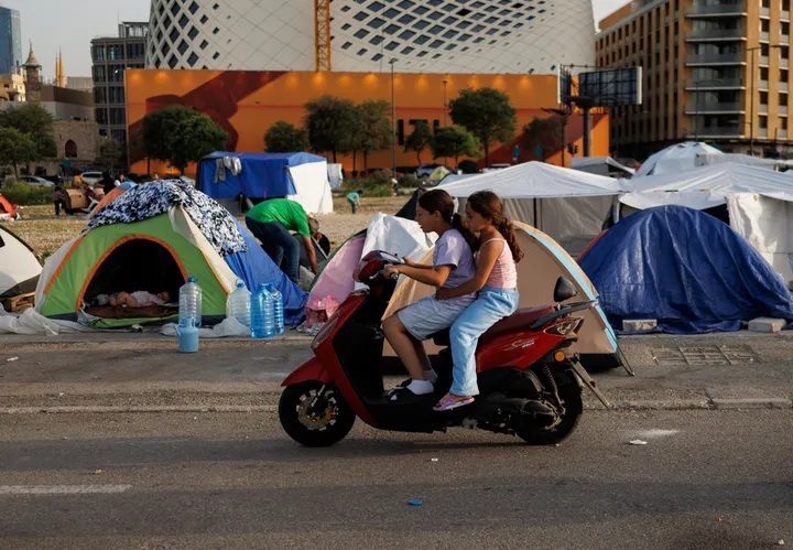 Over 800,000 displaced Lebanese begin returning home amid reduced violence: UN