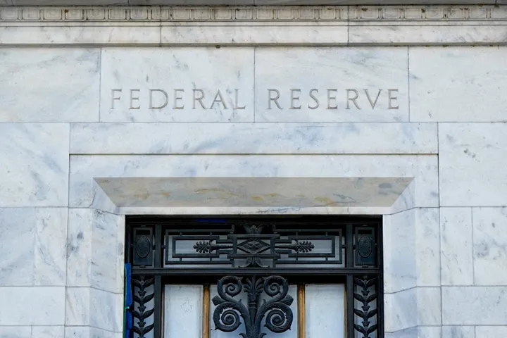 Fed naikkan kadar faedah kali pertama sejak 2023, Trump bantah