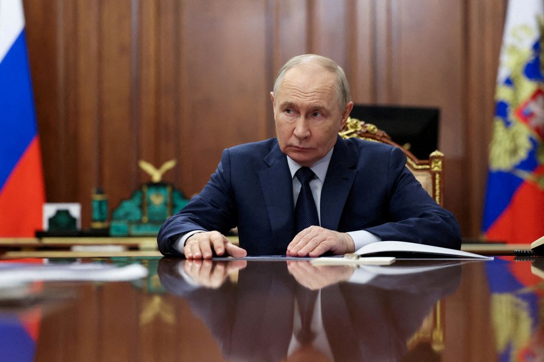 Putini  Rusia do të përgjigjet ndaj çdo sekuestrimi të anijeve të saj tregtare nga BE ja
