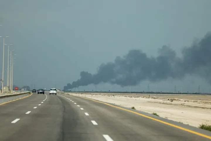 Houthi dello Yemen: «Abbiamo colpito la raffineria petrolifera di Ras Tanura in Arabia Saudita»