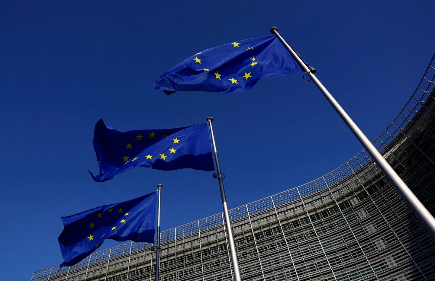 Hoofdkantoor van de Europese Commissie schakelt airconditioning uit alléén voor lagere verdiepingen