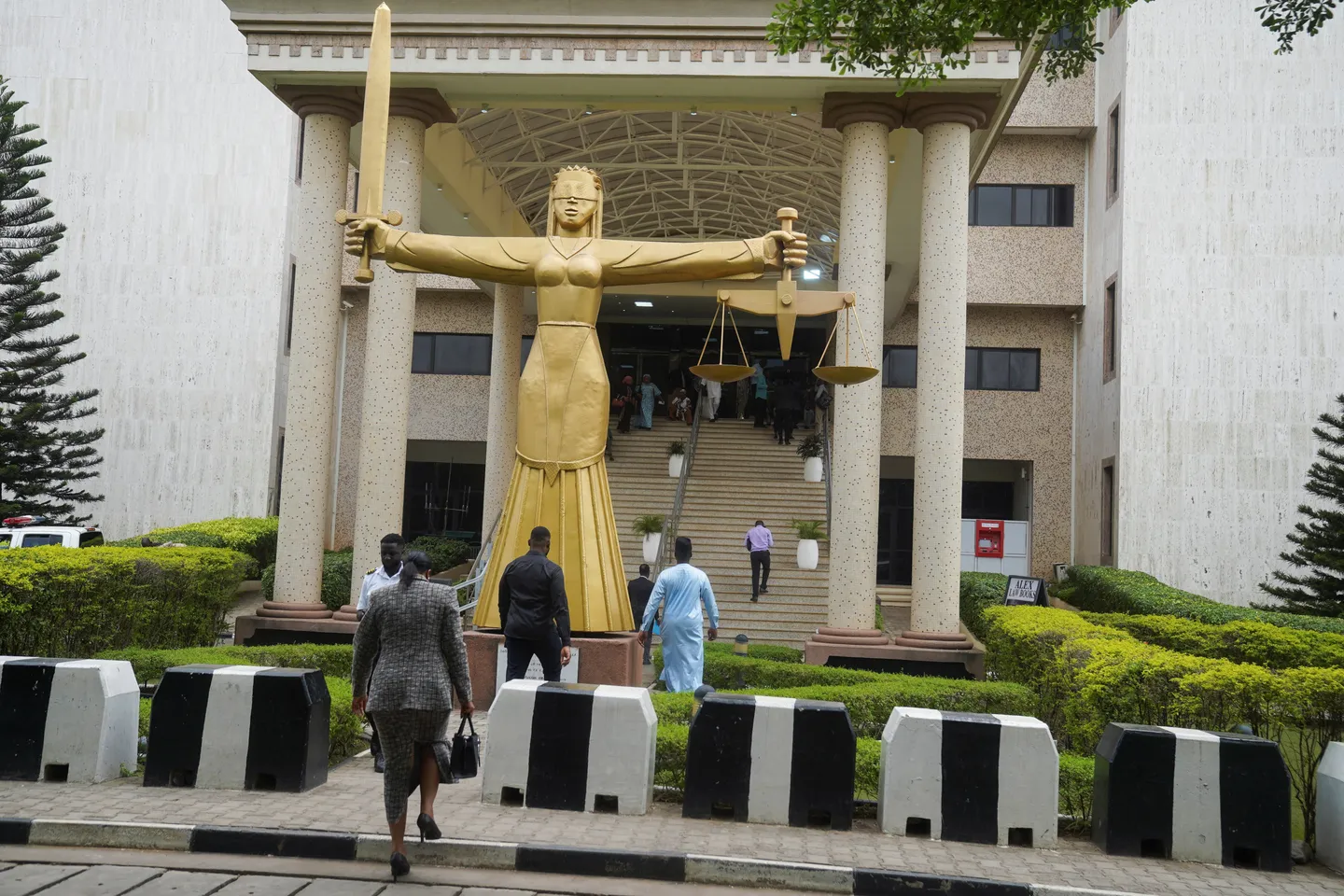 Nigeria don win case to seize 48 properties wey belong to Malami