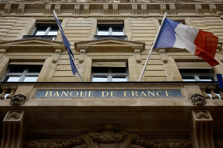 L’UE alerte sur la dette française, attendue au-dessus de 120% du PIB d’ici 2027