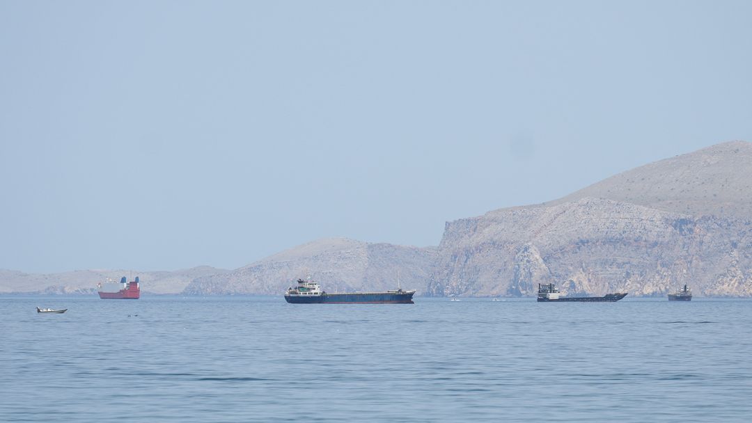 إيران تؤكد أن المباحثات مع عُمان دخلت مرحلة جديدة.. وروبيو يتحدث عن تقدم بشأن مضيق هرمز