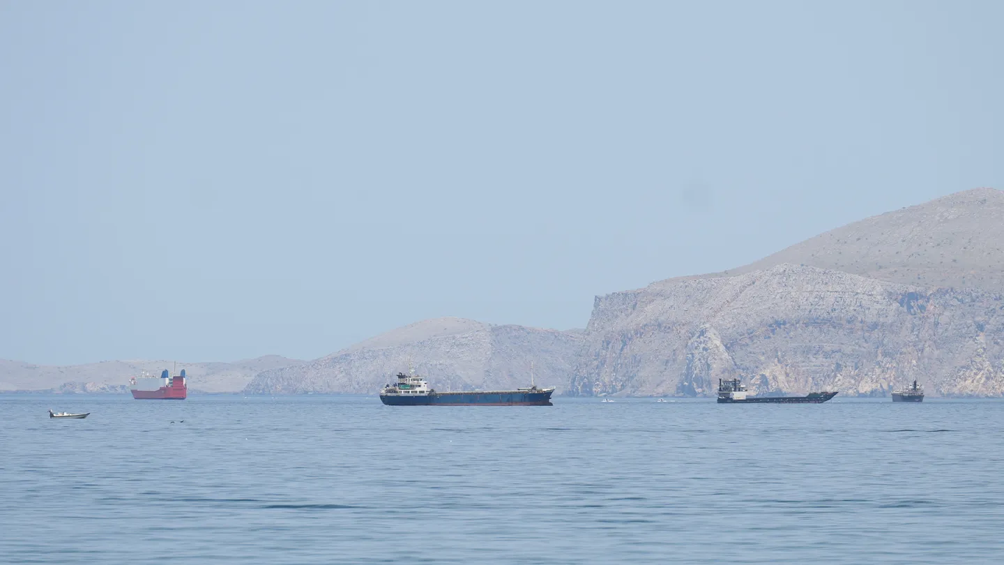 إيران تؤكد أن المباحثات مع عُمان دخلت مرحلة جديدة.. وروبيو يتحدث عن تقدم بشأن مضيق هرمز