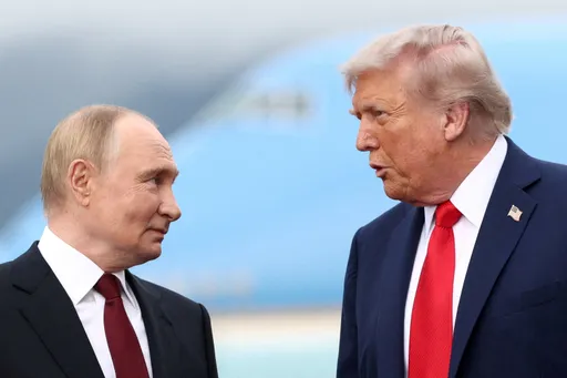 Trump discute de trêve en Ukraine avec Poutine