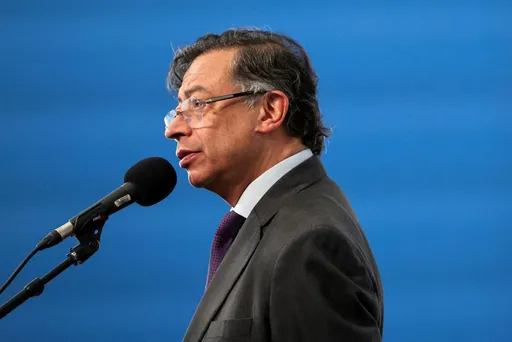 Petro se opone a que De la Espriella, presidente electo, realice investidura en instalación militar