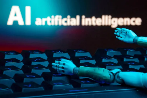 Zyrtari i Nju Jorkut, Levin: Inteligjenca artificiale mund të rrezikojë mijëra vende pune këtë vit