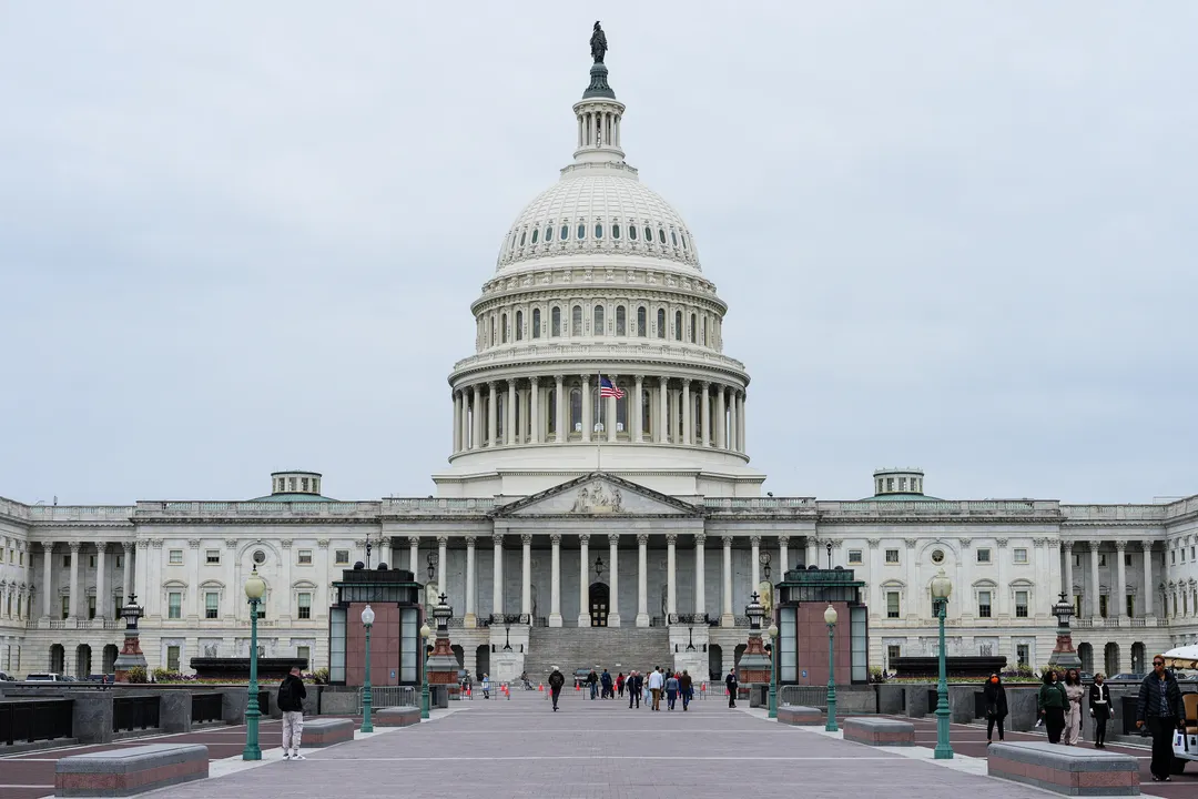 US Senate advances Russia sanctions bill with broad bipartisan support