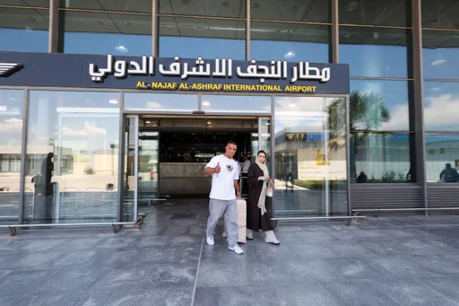 باستثناء شركة "ماهان".. العراق يؤكد السماح بتسيير 40 رحلة إيرانية يومياً من وإلى مطار النجف