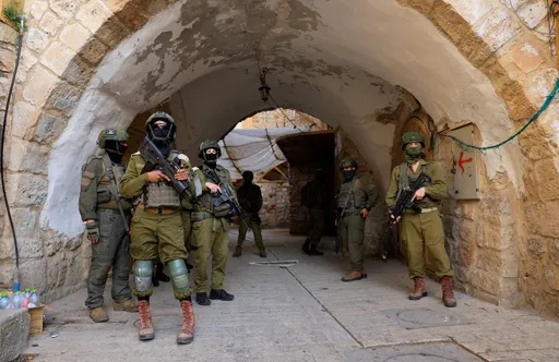 Israël prend d'assaut Ramallah et prolonge la fermeture des bureaux d'Al Jazeera