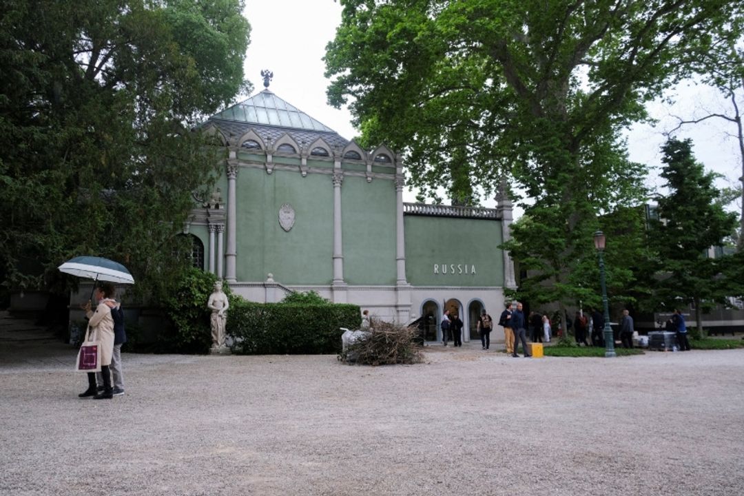 KE ja rekomandon ndërprerjen e grantit për Bienalen e Venecias për shkak të rikthimit të Rusisë