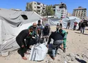 Despertar y dormir bajo disparos: así es la vida en la "línea naranja" de Israel en Gaza