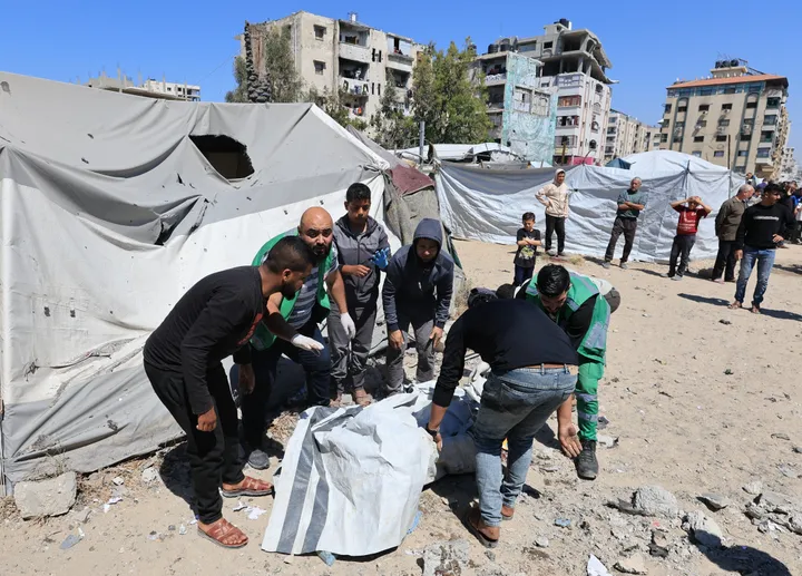 Despertar y dormir bajo disparos: así es la vida en la "línea naranja" de Israel en Gaza