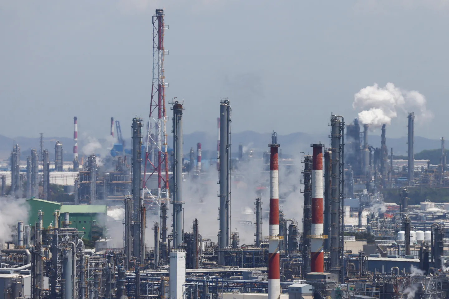 Nigeria want partnership wit international oil companies to end poverty