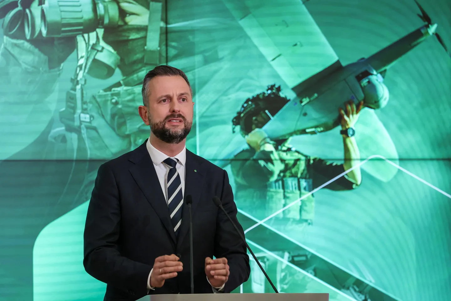 Szef MON: sprawa wstrzymanej rotacji wojsk USA nie dotyczy Polski