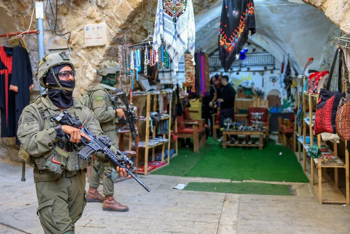 Cisjordanie occupée: couvre-feu israélien à Chouafat, les violences de colons se multiplient