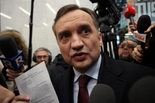 USA miały ułatwić Ziobrze wyjazd z Węgier, według osób zaznajomionych ze sprawą