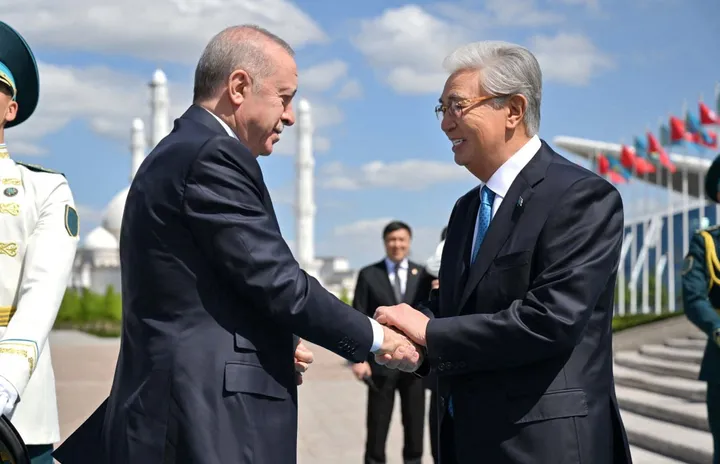 Erdoğan in Astana – Türkiye und Kasachstan unterzeichnen 13 Abkommen