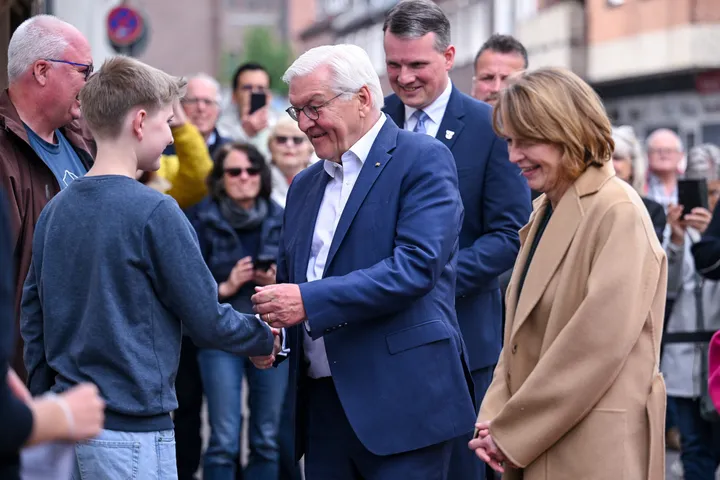 Steinmeier ruft zum Engagement aller Bürger für Demokratie auf