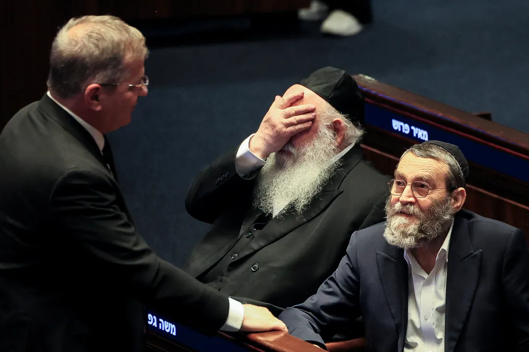 Israeli lawmakers advance bill to dissolve parliament, trigger early elections