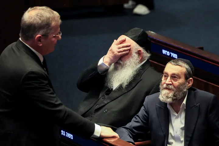 Israeli lawmakers advance bill to dissolve parliament, trigger early elections