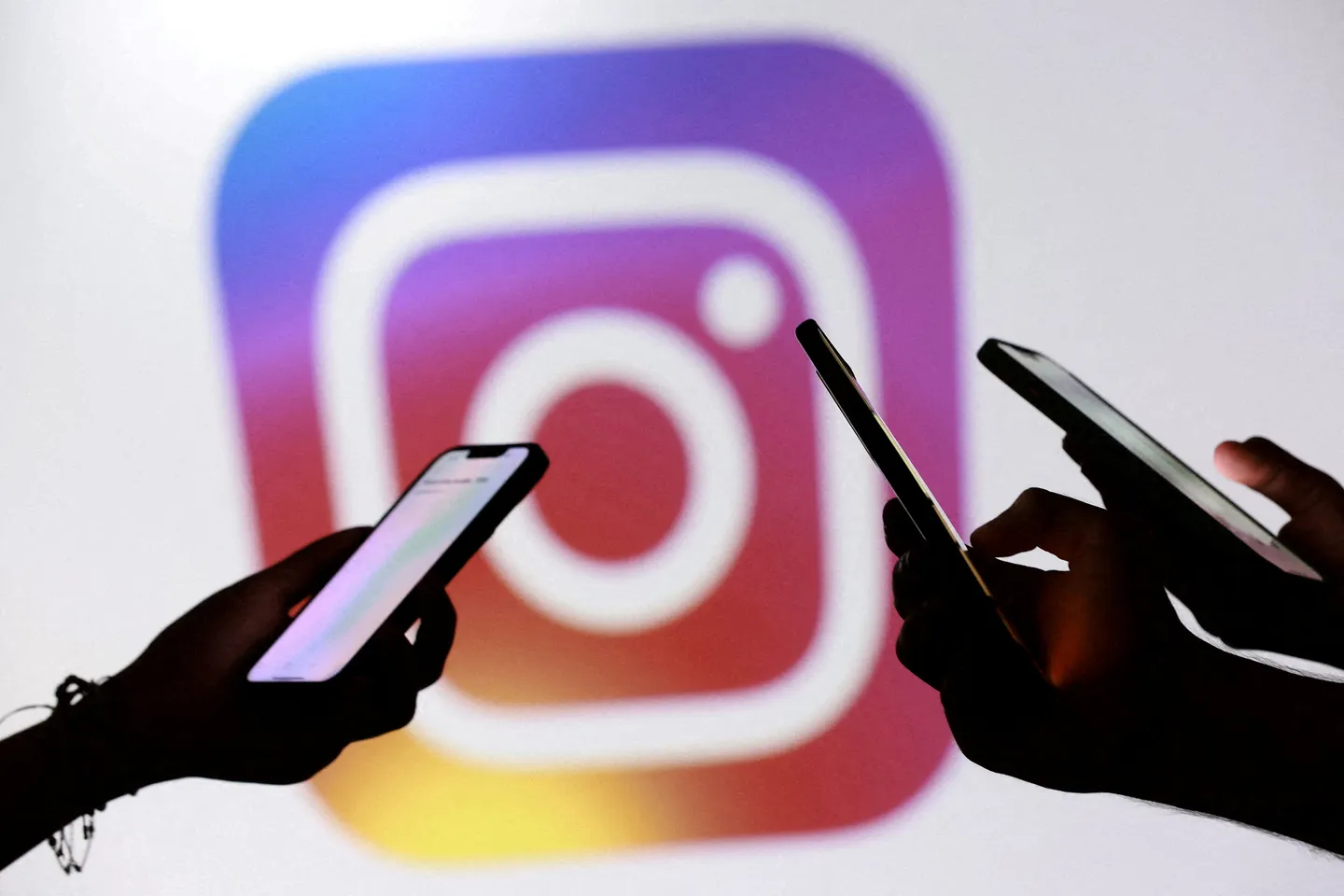 Meta to pay $17B and cap teens' daily use of Instagram and Facebook